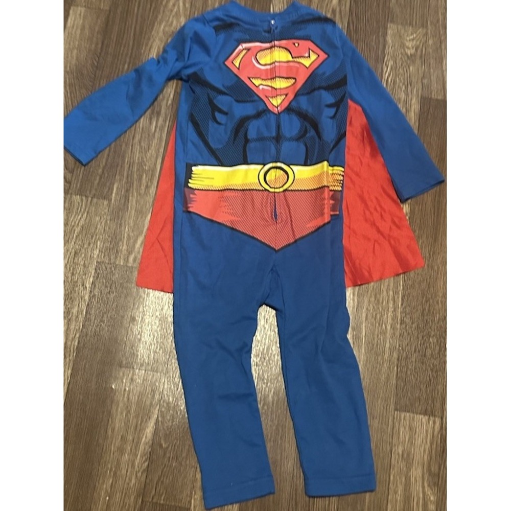 DC Comics Superman Halloween Costume/ Pajamas One Piece With Attached Cape Sz 3T